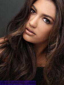 GORGEOUS INDIAN NRI BABE SELFSHOT PICS LEAKED