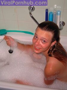 Cute amateur jenny posing naked