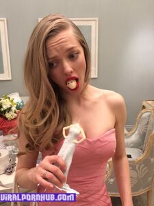 Amanda Seyfried Nude Photos And Sex Tape Leaked