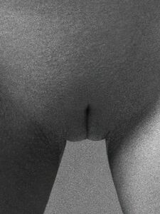 Kim Kardashian Nude Body Paint Outtakes Set Leaked