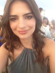 Super Model Emily Ratajkowski Nude Leaks