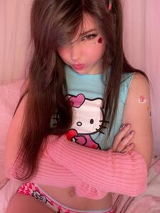Belle Delphine Hello Kitty full pussy leaks