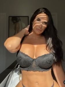 Nicole McNair milf