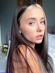 arilaviee Onlyfans Latest Nude Photo Leaks