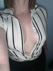 HUGE photo leak of early RoseThorneQOS photos